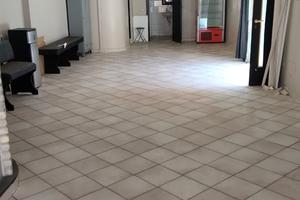 Locale uso commerciale