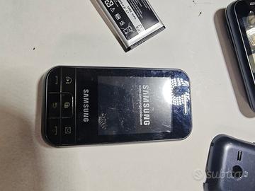 due cellullari samsung gt-c3500