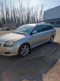 Toyota avensis anno 2008