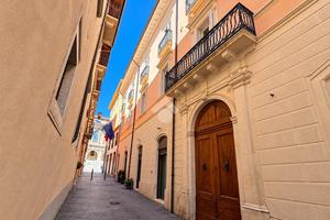 4 LOCALI A L'AQUILA
