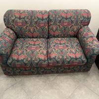 Divani due posti di cui uno letto