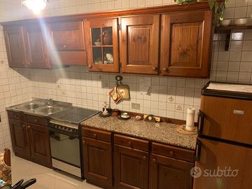 Cucina in legno massello