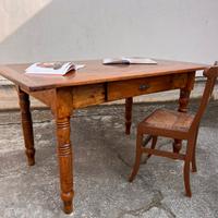 Tavolo antico in legno massello