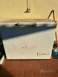Congelatore a pozzetto Siltal 300litri funzionante