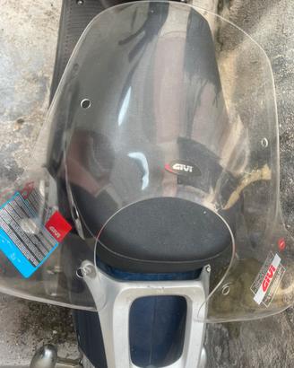 Paravento GIVI per Piaggio Beverly 500 anno 2007