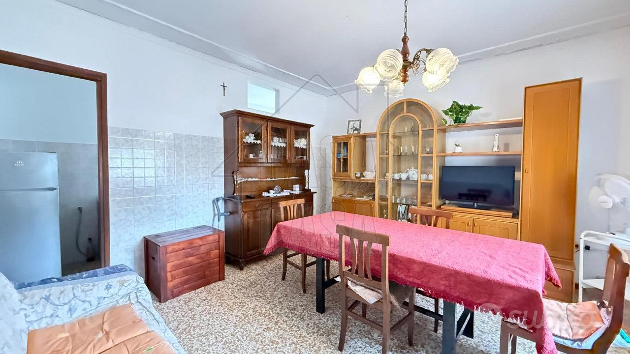 Casa – Este, Deserto - Altro