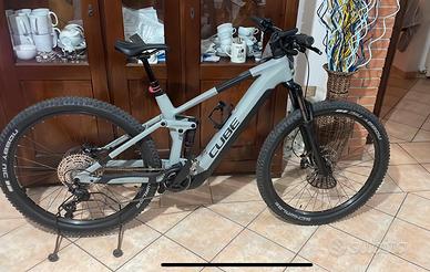CUBE Stereo Hybrid 140 HPC Race 750 CARBON