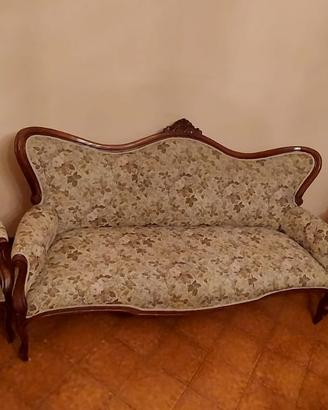 Divanetto e poltrone
