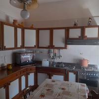 cucina,tavolo e sedie