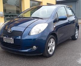 Toyota Yaris cc. 1.000 Benzina 5 Porte 5 Posti Uti