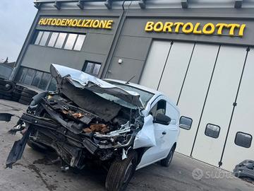 RENAULT KANGOO per ricambi usati K9KU8