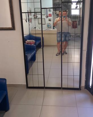 specchiiera attacca  panni