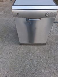 lavastoviglie electrolux esterna