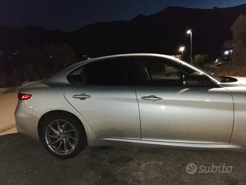 alfa romeo giulia 2.2 180cv