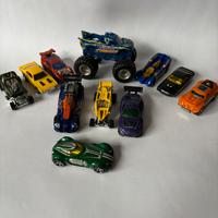Hot Wheels Lotto 10 Macchinine + 1 Monster Truck