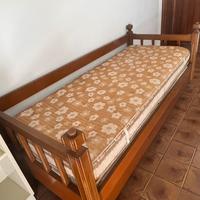 Letto una piazza in legno