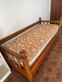 Letto una piazza in legno