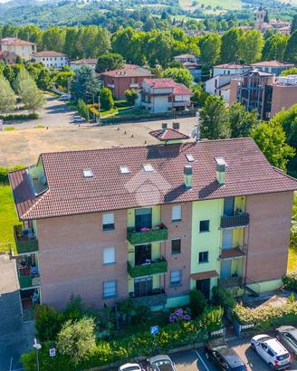 MONOLOCALE A TRAVERSETOLO