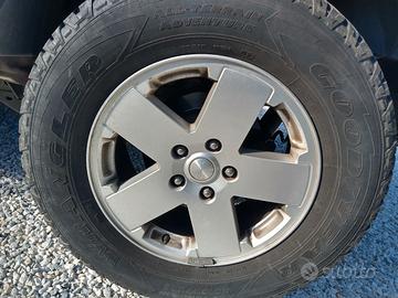 n.5 cerchi in lega  originali jeep 