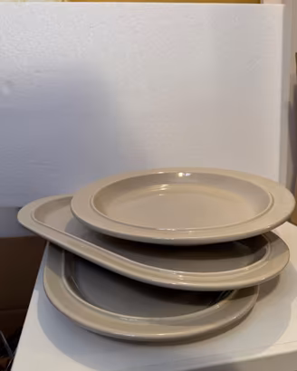 Set piatti da portata in ceramica beige