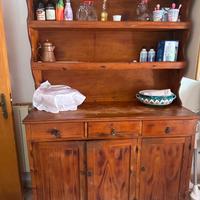 Credenza antica