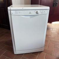 Lavastoviglie Indesit DFG 151