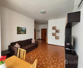 Appartamento con posto auto centro e mare