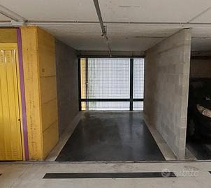 Posto auto singolo (mt. 5,10 x 2,53) chiuso su tre