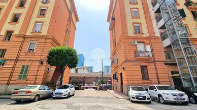 2 LOCALI A NAPOLI