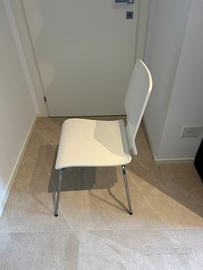 Sedia in legno con struttura in ferro