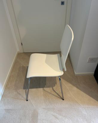 Sedia in legno con struttura in ferro