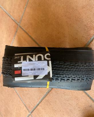 2 Copertoni Pirelli Cinturato H - 700x40c (nuovi)