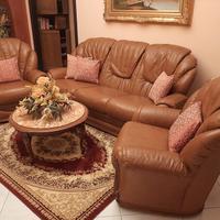 divano e poltrone con tavolino 