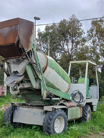 Betoniera auto caricante Merlo