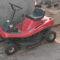 Trattorino tagliaerba 