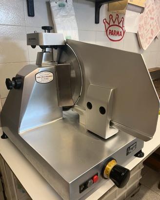 Affettatrice professionale bizerba