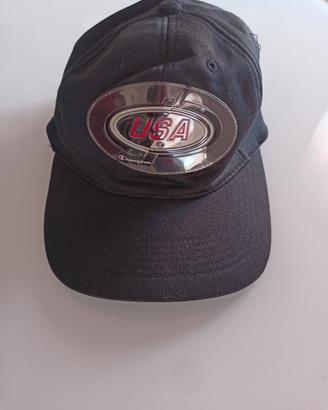 Cappellino estivo con visiera 