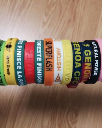 Braccialetti in caucciù, tessuto e plastica