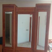 Armadio antico in legno stile liberty