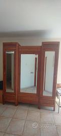 Armadio antico in legno stile liberty