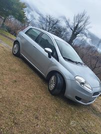 Fiat Grande Punto
Grande Punto 5p 1.2 Active c/cli