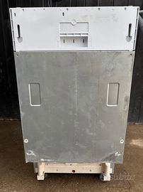 Lavastoviglie 45 cm Indesit