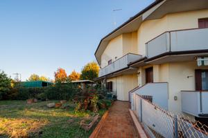 Schiera di testa - Paese