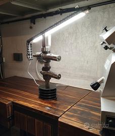 Lampada orientabile  Stile industrial in Acciaio. 