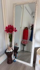 Specchio con cornice shabby