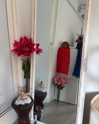 Specchio con cornice shabby