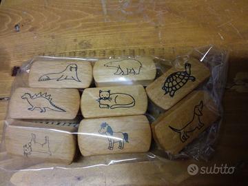 Spazzoline in legno per l'igiene delle unghie