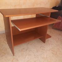 Scrivania porta pc