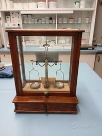 Bilancina da laboratorio farmaceutico