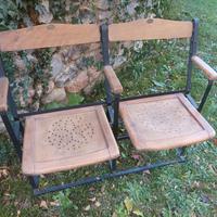 2 antiche sedie da cinema in legno e ferro